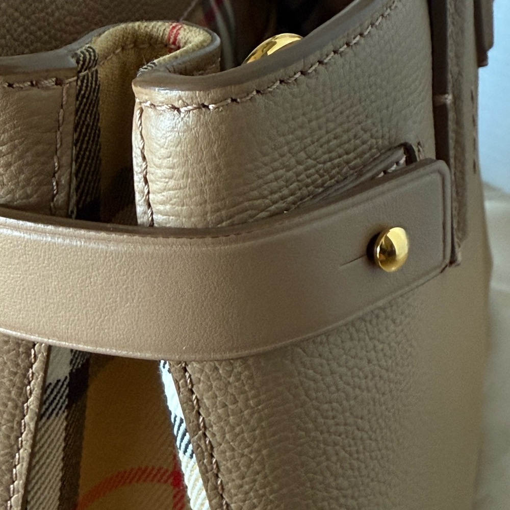 Beautiful Beige Burberry Banner Tote Bag. - Picture 11 of 17